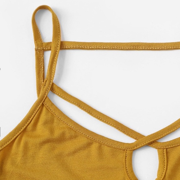 ☀️HOT FOR SUMMER☀️ Criss-cross Fitted Cropped Cami - Picture 5 of 6